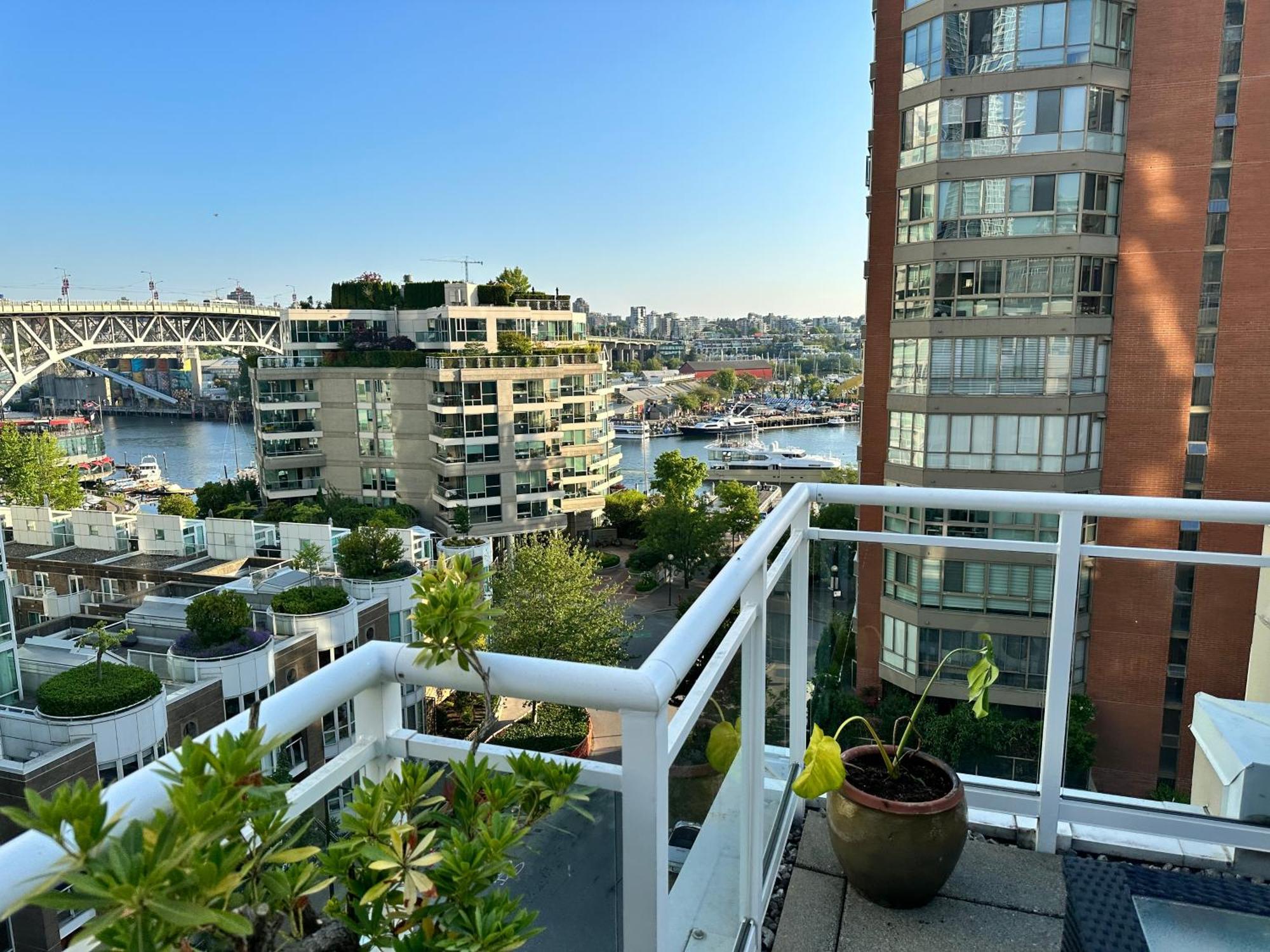 Penthouses Of Beach Ave Vancouver Exterior foto