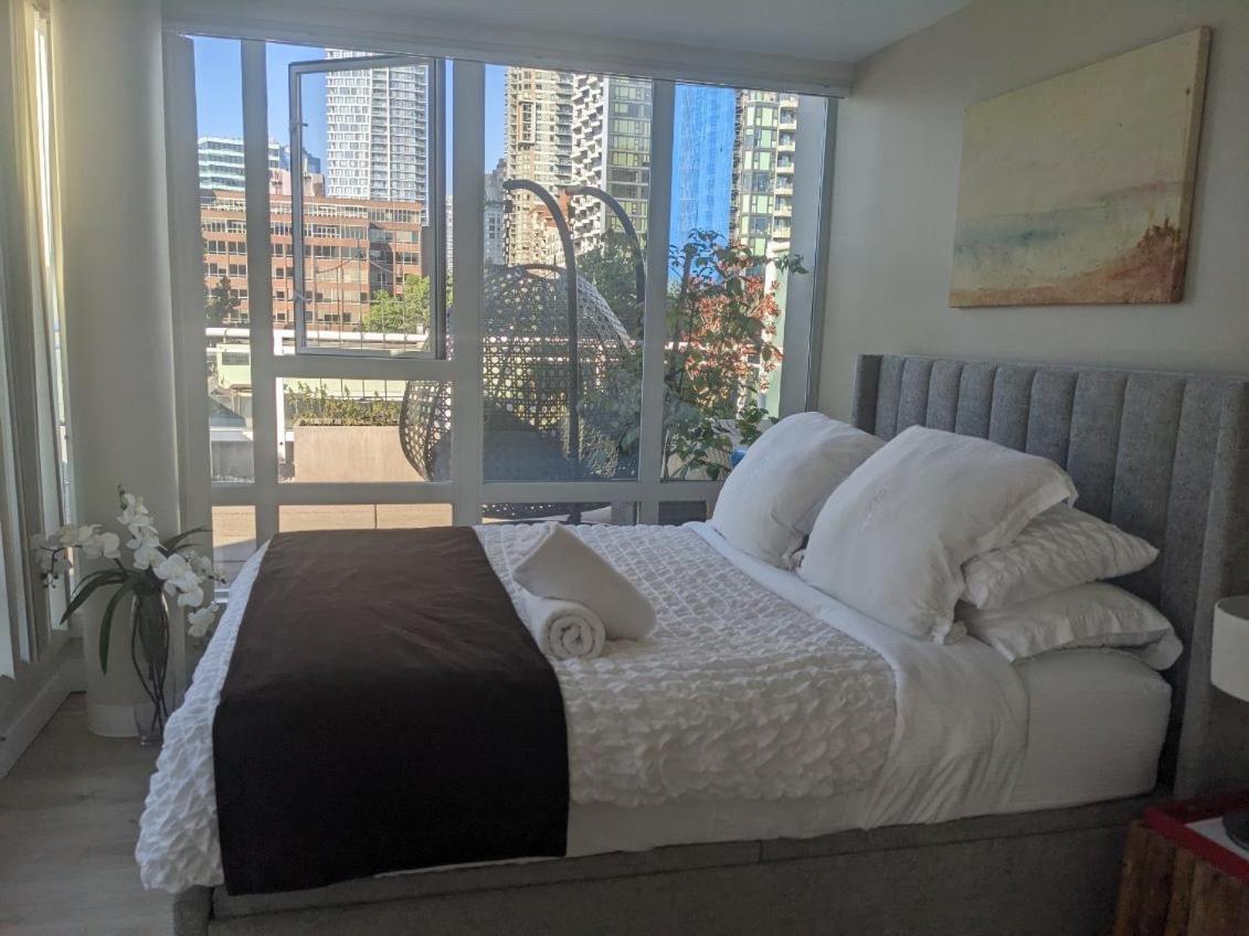Penthouses Of Beach Ave Vancouver Exterior foto