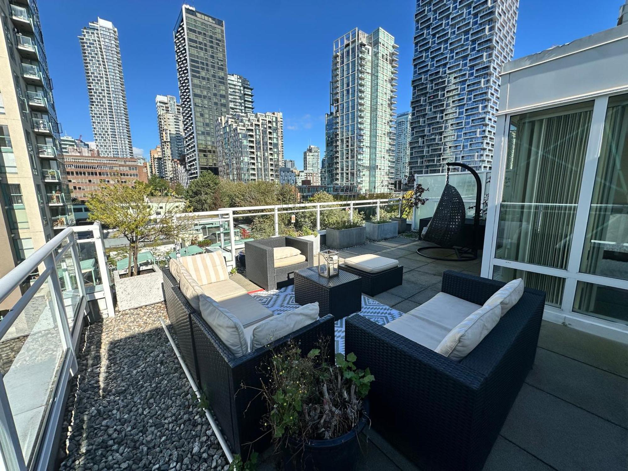Penthouses Of Beach Ave Vancouver Exterior foto