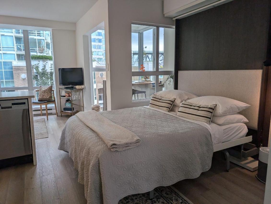 Penthouses Of Beach Ave Vancouver Exterior foto