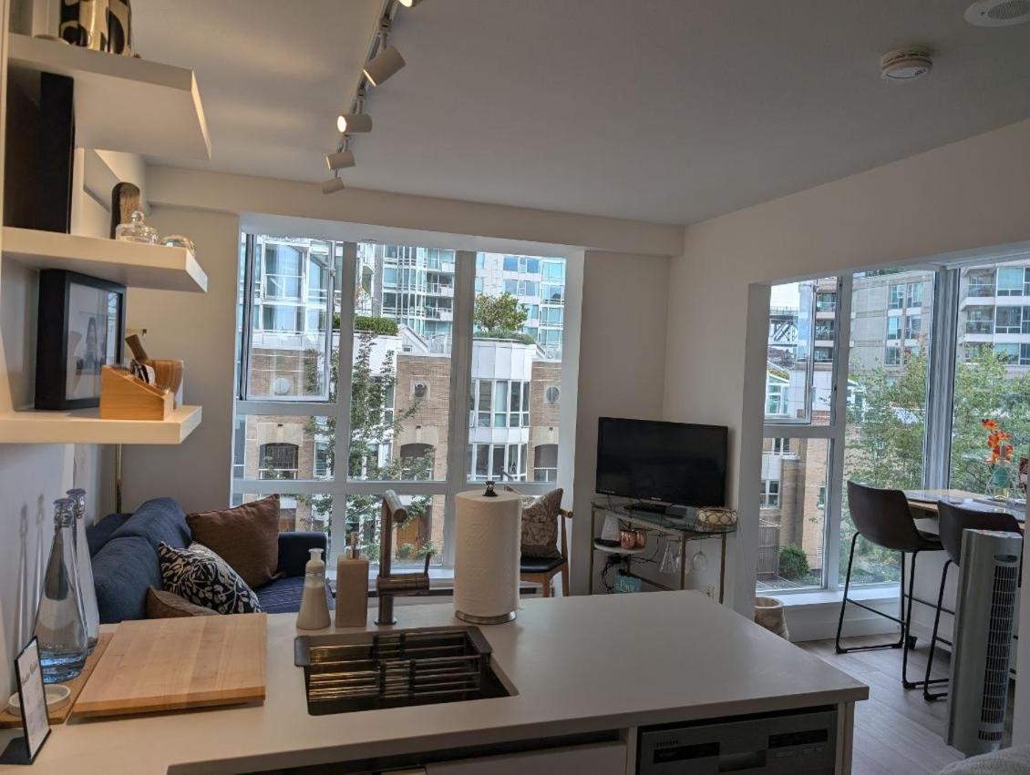 Penthouses Of Beach Ave Vancouver Exterior foto